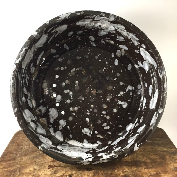 Vintage 1940s Enamelware Colander Speckled Blue & White  Farmhouse Kitchen De - Picture 1 of 8